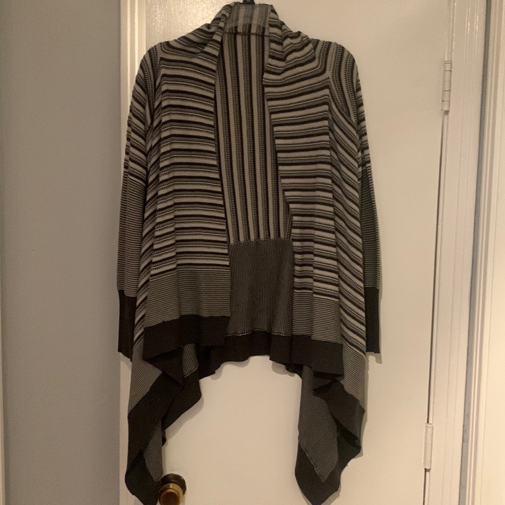 Lumiere size Large never worn grey and white Cardigan